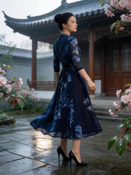 SC1S07_蓝采和色_连衣裙_春夏_V领大摆A字双层网纱叠接_高级女装_BERNIEELEN 伯妮斯茵 商品图5