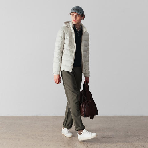 白鹅绒短款连帽羽绒服 商品图4