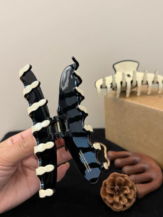 F030652醋酸材质极简线条点缀使者鲨鱼夹抓夹 商品图4