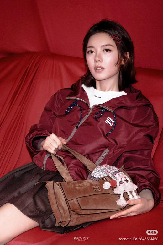 36-3 排他性独家圆正 赵今麦 Miu科技面料 酒红色外套/短裤/半身长裙 商品图4