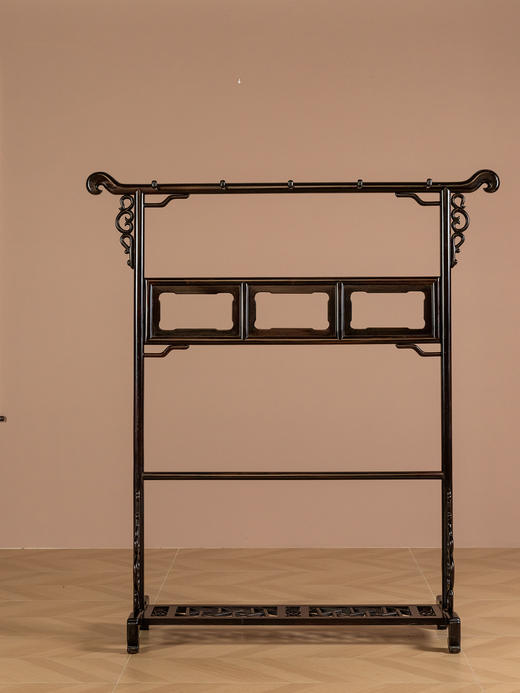 红木洼堂肚圈口中牌子衣架 商品图0