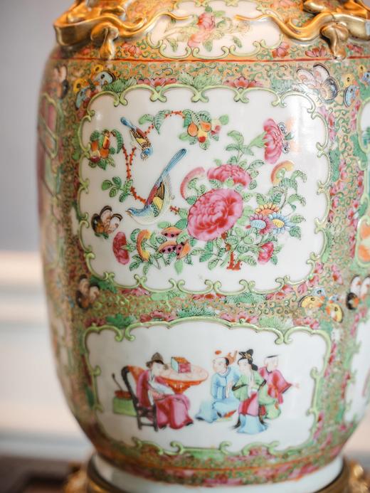 独角鹿西洋古董19世纪中国外销出品广彩庭院仕女图配铜鎏金底座螭龙狮首耳瓷瓶台灯 商品图5