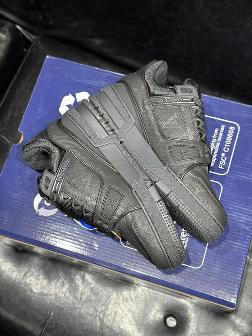 春季特惠💰650 公司级 LV 路易威登 trainer 走秀新款经典走秀新款 商品图3