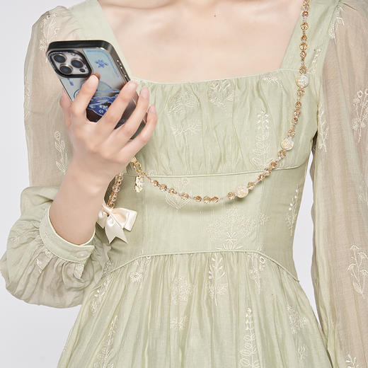 大英博物馆 欧洲文化艺术系列 山茶花 香槟金长款手机绳 商品图3