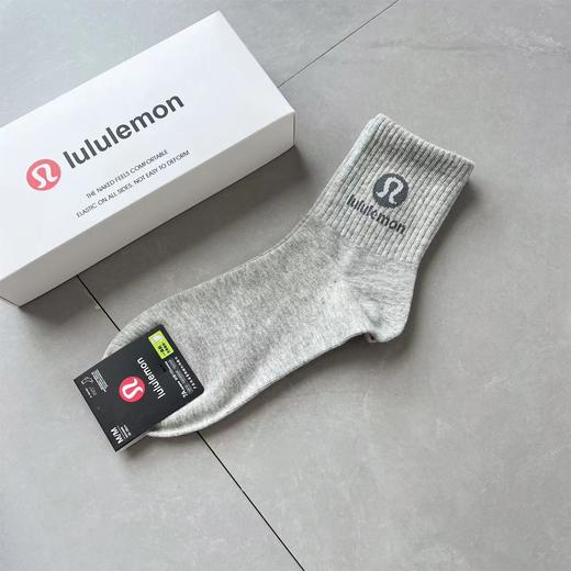 F030695春季新款运动休闲干爽透气吸湿袜子中筒五双盒装 商品图11