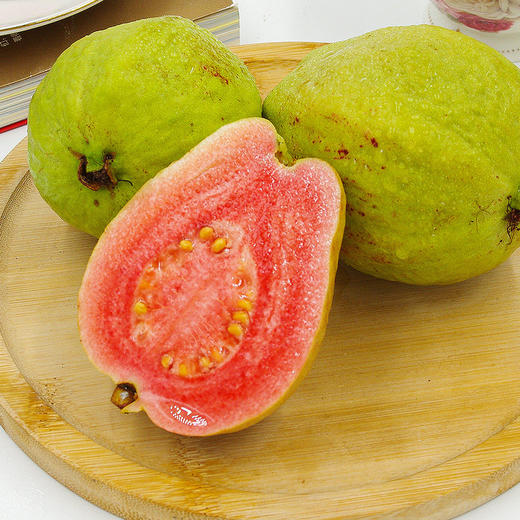 品牌一级大果红心草莓芭乐顺丰包邮*3盒 商品图1