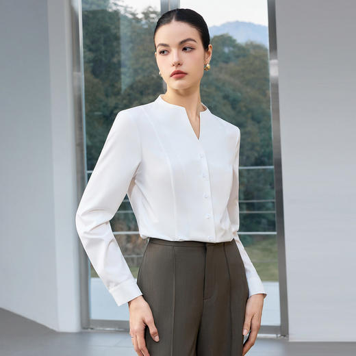 IWY/商务风白色V领衬衫女长袖职业通勤面试简约气质百搭衬衣25B945 商品图2