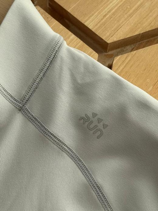 F030659日常通勤轻运动户外休闲半拉链薄绒卫衣 商品图11