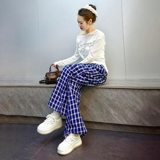 经典鲨2026年春专柜新品韩版轻便透气厚底系带休闲小白鞋女KW194-617011 商品图1