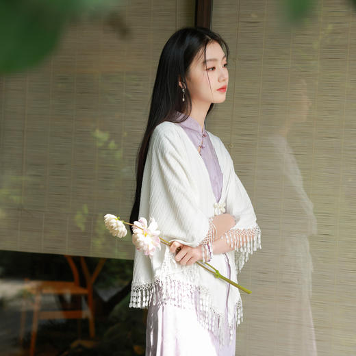 三彩2026新款蝴蝶结盘扣流苏披肩女夏米白国风穿搭外搭遮阳氛围感 商品图2