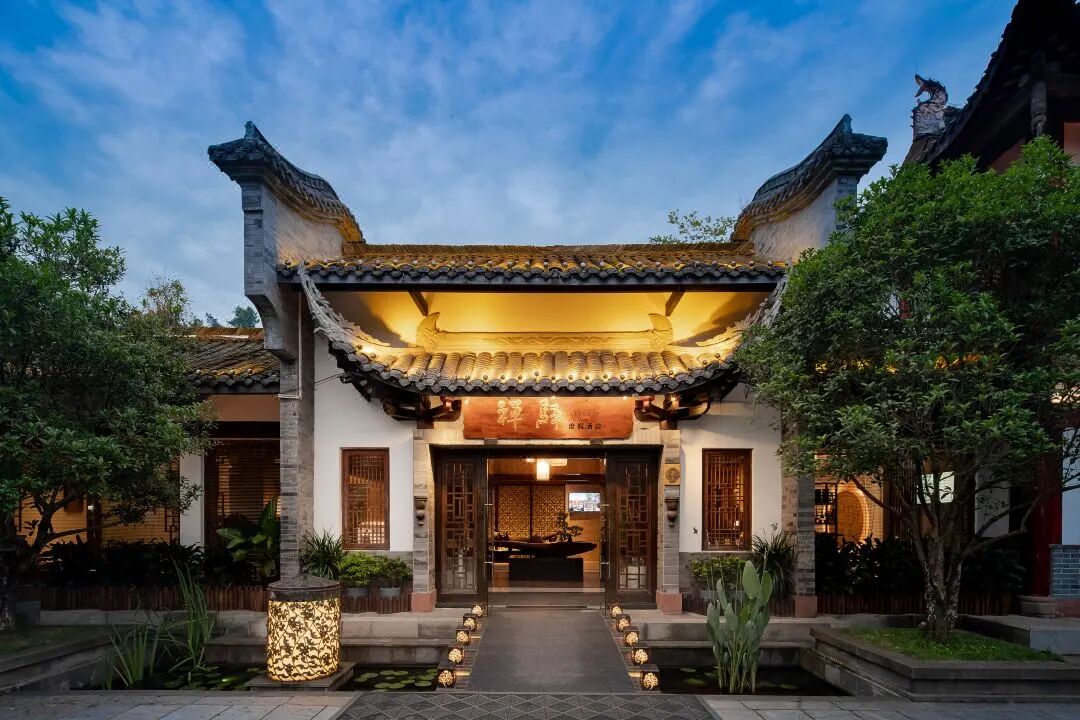 踏春福利【禅驿酒店CHAO值回归】299元享禅驿9店通兑，七里坪、黑竹沟、乐山、凤仪湾、蜀南竹海…随心玩，周末清明不加价！