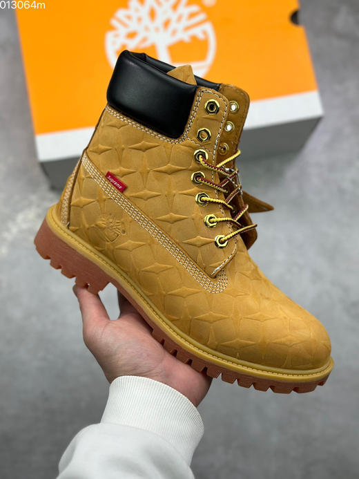 春季特惠💰500 Timberland 添柏岚/天伯伦 大黄靴 PREMIUM 系列 6Inch 典满印 logo 户外靴 简约舒适 中筒 马丁靴 男款 商品图0