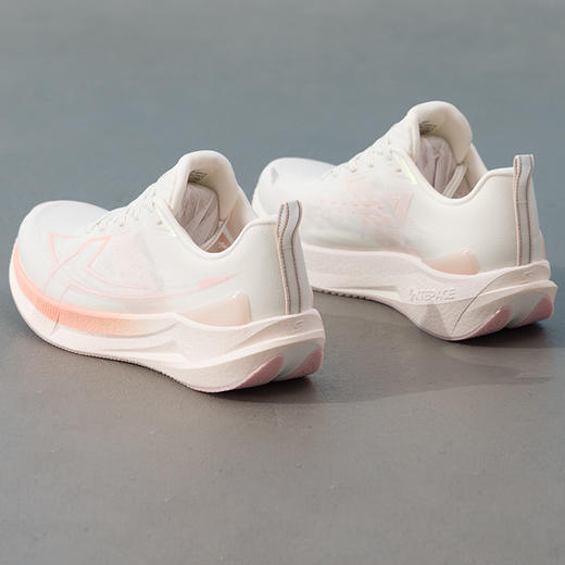 特步 两千公里5代系列 女款 跑步鞋 商品图5