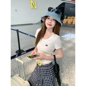 <曾小咸推荐>韩系镂空字母刺绣短袖t恤上衣