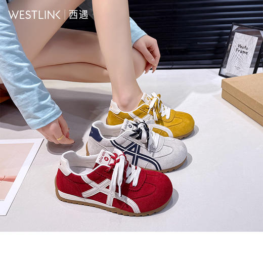 西遇复古红色内增高德训鞋女2026新款春季平底透气百搭休闲板鞋P0066298 商品图0