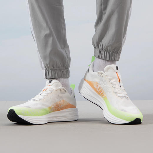 特步 騛速5.0系列 男款 跑步鞋 商品图0