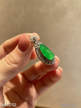 6045702，福瓜吊坠。具体价格微信咨询