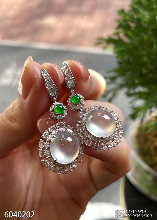 6040202，蛋面耳坠。具体价格微信咨询 商品图1