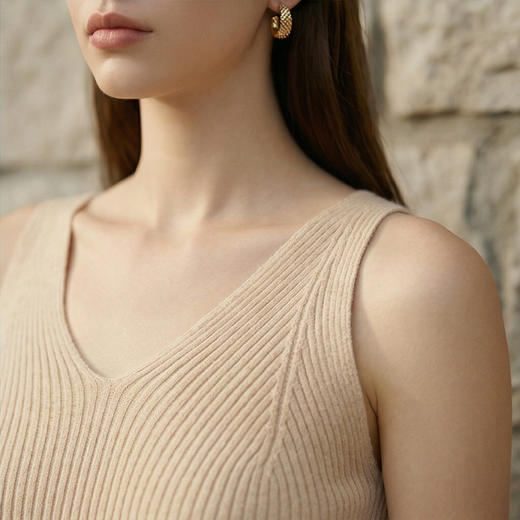 【咕咕同款】KINGDEER/KD25春夏新款气质时尚休闲圆领羊绒吊带背心 约85g L805693经典基本款/气质款/100%山羊绒鹿王 商品图3