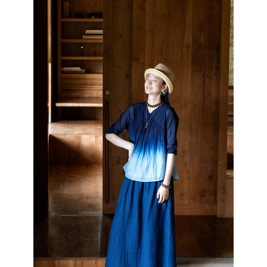 艺术家联名款 牧衣游原创吊蓝染丝棉小衫古朴文艺植物染上衣 寻途 商品图2