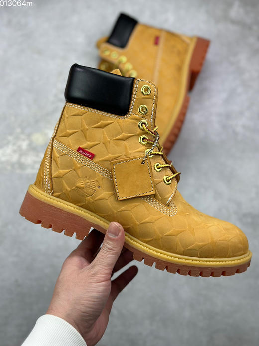春季特惠💰500 Timberland 添柏岚/天伯伦 大黄靴 PREMIUM 系列 6Inch 典满印 logo 户外靴 简约舒适 中筒 马丁靴 男款 商品图3