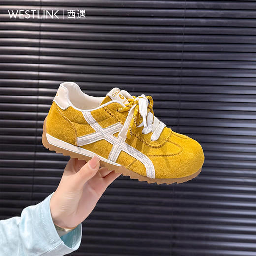 西遇复古红色内增高德训鞋女2026新款春季平底透气百搭休闲板鞋P0066298 商品图3