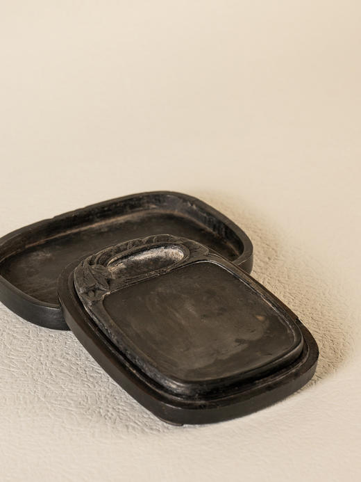 清	树叶纹敞池端砚（红木砚盒） 商品图1