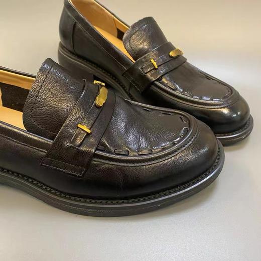 F0306132复古英伦风复古金扣氛围感百搭显腿长防滑优雅松弛感通勤圆头乐福小皮鞋 商品图5