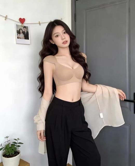 超模直角肩垫肩粉底液隐形内衣 一秒get直角肩+圆圆胸型 商品图0