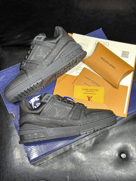 春季特惠💰650 公司级 LV 路易威登 trainer 走秀新款经典走秀新款 商品图1