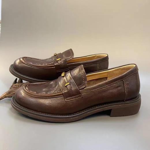 F0306132复古英伦风复古金扣氛围感百搭显腿长防滑优雅松弛感通勤圆头乐福小皮鞋 商品图9