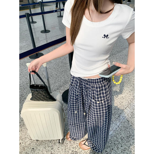 <曾小咸推荐>韩系镂空字母刺绣短袖t恤上衣 商品图1