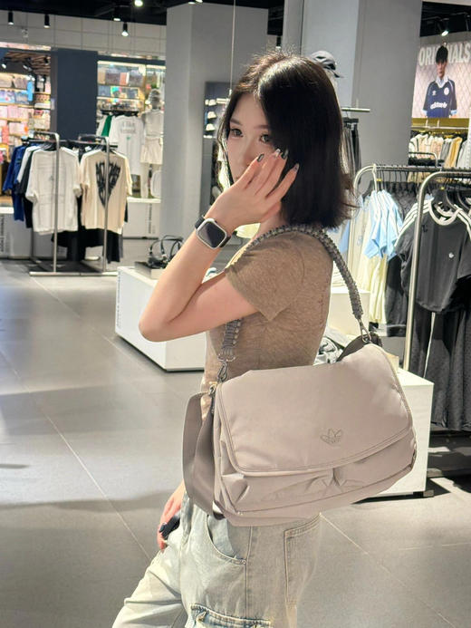 得物同渠道三叶草AD宝藏邮差包超轻男女同款 商品图7