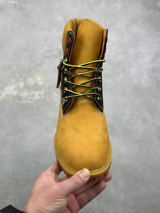 春季特惠💰500 Timberland 添柏岚/天伯伦 大黄靴 PREMIUM 系列 6Inch 典满印 logo 户外靴 简约舒适 中筒 马丁靴 男款 商品图1