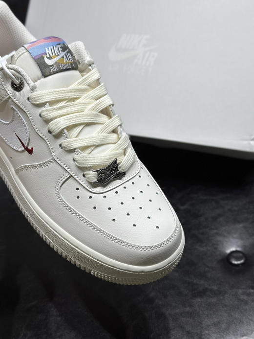 春季特惠💰390 官方同款 # Nk Air Force 1 空军一号 马年限定白色款 商品图7