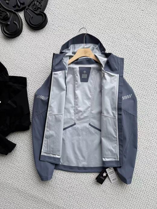 箭头男士 RUNNING 系列全压胶梭织外套 商品图4