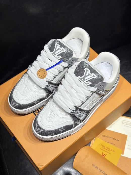 春季特惠💰570 公司级 # LV路易威登 trainer 走秀新款经典走秀新款 商品图0