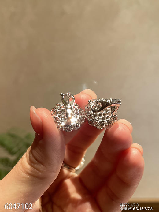 6047102，平安扣耳钉。具体价格微信咨询 商品图6