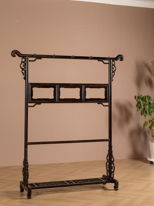 红木洼堂肚圈口中牌子衣架 商品图1