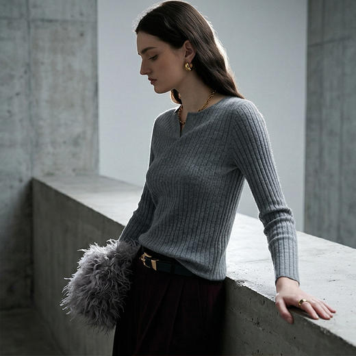 PALUOPO/PL小V领女衫ET255055R/约重230g帕罗 商品图6