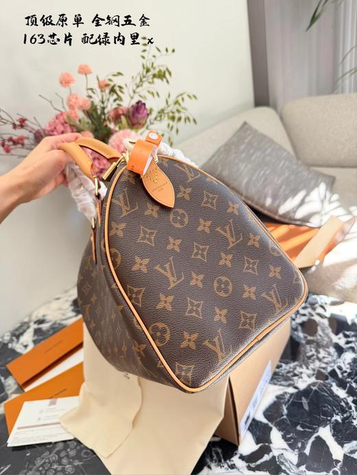 F0306117精美单肩长手柄硬箱挂饰彩色小手串男女同款手提包 商品图6