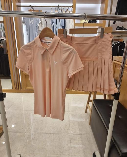 兔耳朵🐰家新款春夏女士拉链短袖上衣来了！🌟韩客高版本现货‼ 糖果色小衫好有夏日气息🫶不遗漏每一个细节，很有品质很显小清新🍃时髦又减龄🤩经典的小尖领拉链设计简洁好穿，青春又活力的感觉！ 商品图1