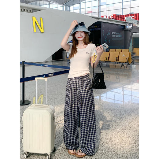 <曾小咸推荐>韩系镂空字母刺绣短袖t恤上衣 商品图3