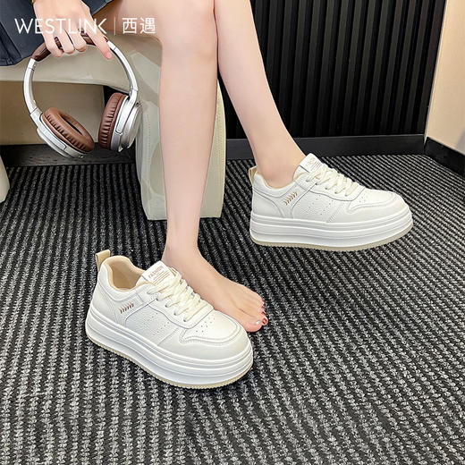 西遇厚底休闲板鞋女2026新款春季轻便时尚舒适百搭圆头休闲板鞋P0066295 商品图0