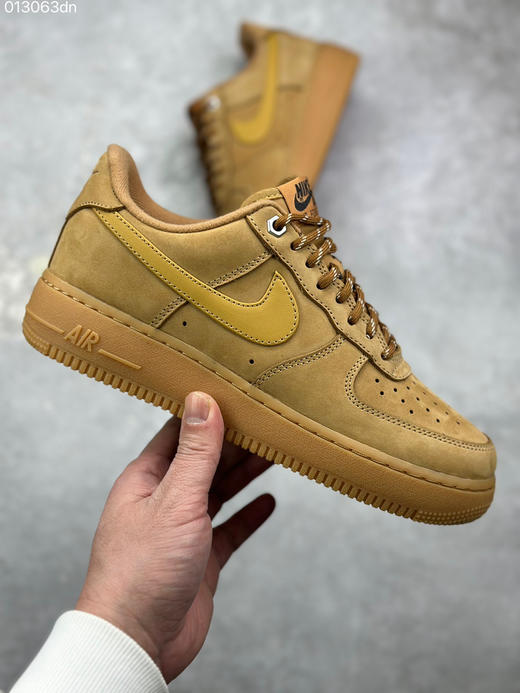 春季特惠💰430 NK Air Force 1 Low ‘07 小麦空军头层麂皮 商品图3