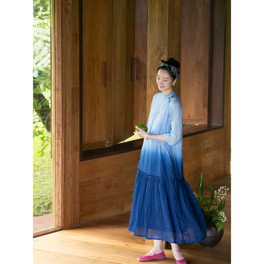 艺术家联名款 牧衣游原创手工刺绣植物吊蓝染苎麻连衣裙文艺 景澜 商品图1