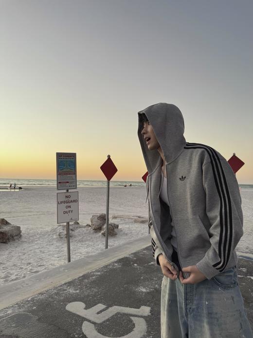 三叶草AD连帽棉卫衣外套 商品图13