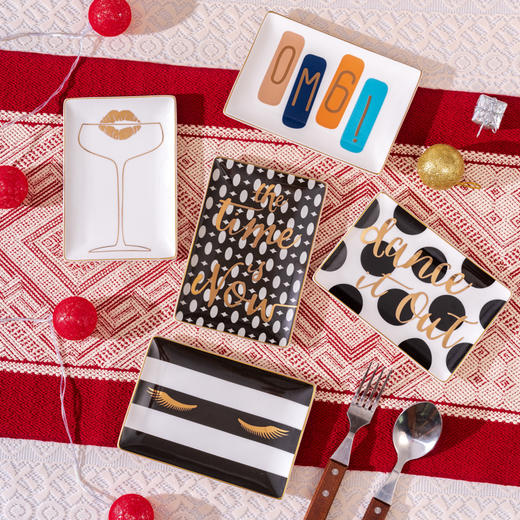 💥2折不到，低至💰9.9/个，仅此一团❗国际大牌🇺🇸🌸【RosannaRosanna描金艺术方盘】 💯真金描边，大师原创图案，复古奢美感十足 提升家居档次，亲朋好友聚餐必备❗  商品图1