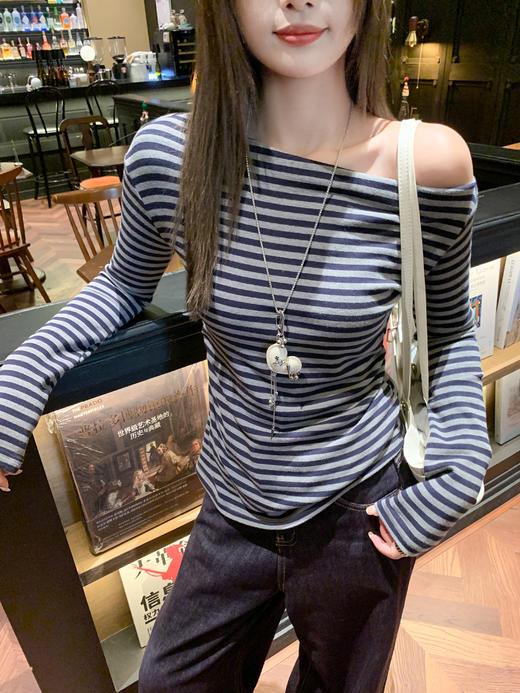 <曾小咸推荐>3.10现货秒杀 ！微信超特价！韩系蓝色条纹长袖露肩t 日常129.99 立减70 秒杀59.99！！ 商品图8