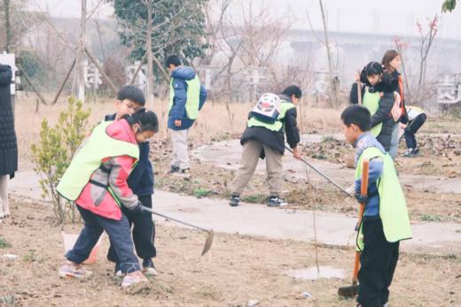 春假4.4-6【郫都区.春日奇遇3天2夜托管】七大主题：植树，摘野菜做青团，野炊大赛，制作叫花鸡，竹竿面包，探秘蜂巢，风筝diy涂鸦，晚间作业辅导。 商品图6